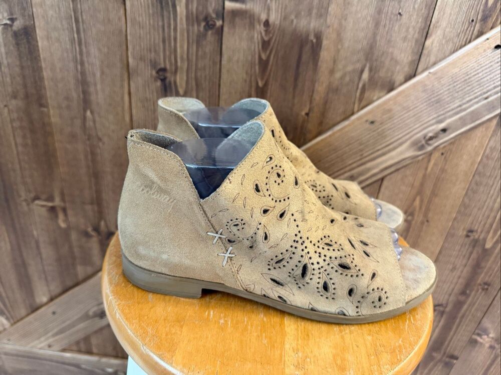 Coolway Women’s EU 40 US 9-9.5 Tan Suede Cutout Peep Toe Ankle Booties